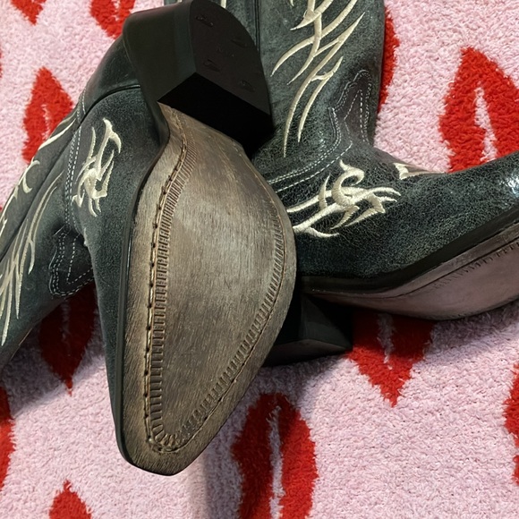 Justin NWOT..Charcoal Grey/white ! Leather boots Women’s size 7. Never worn new! - Picture 3 of 9